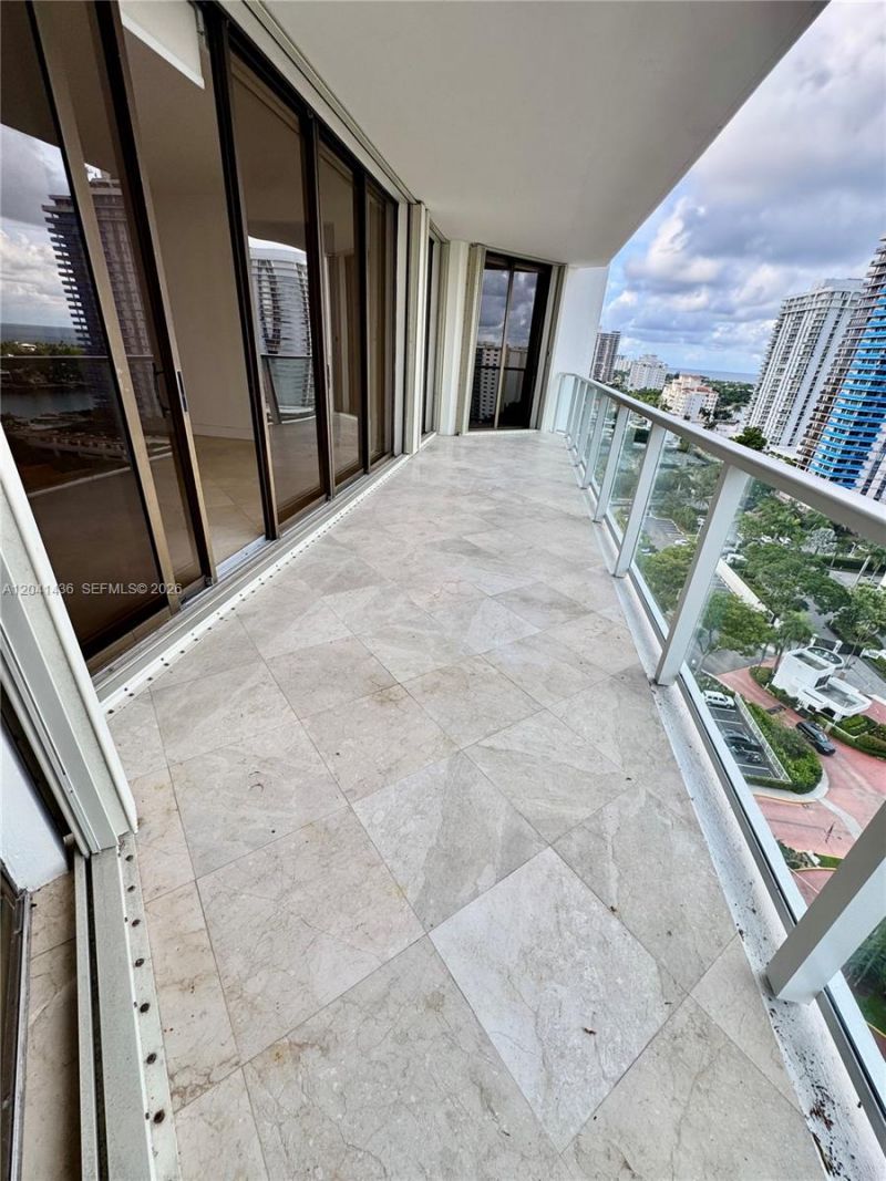 19500 Turnberry Way, Unit 15F, Aventura, FL 33180 Photo