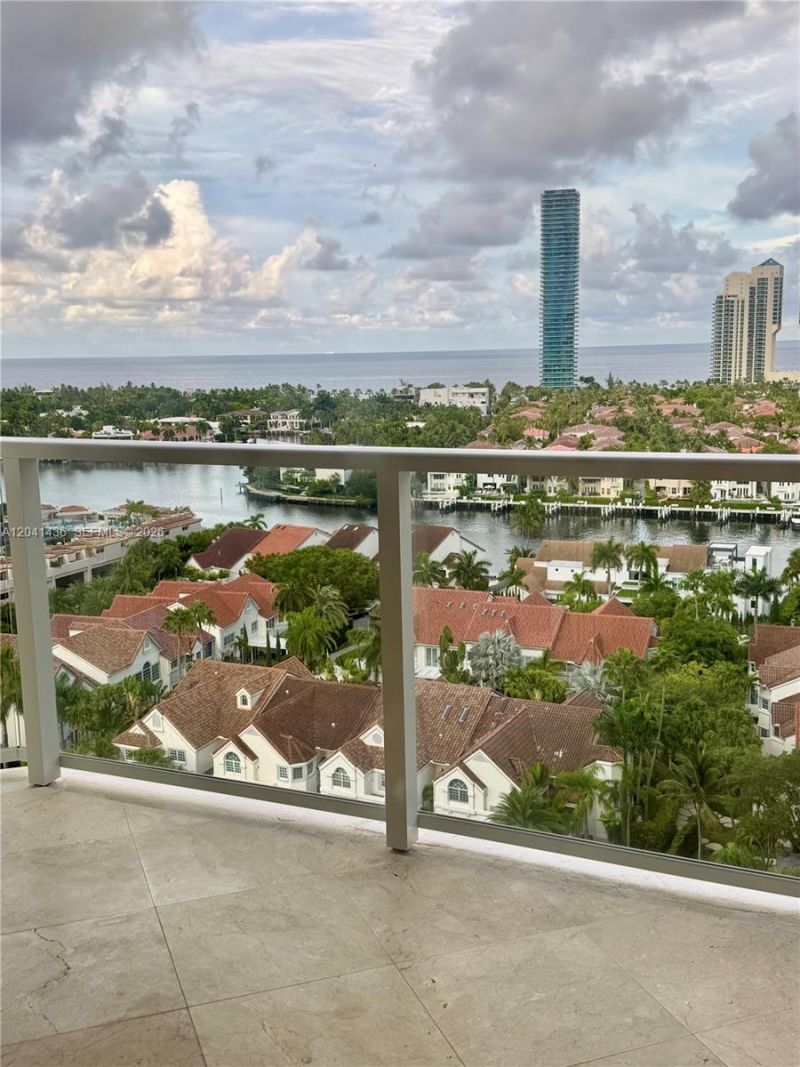 19500 Turnberry Way, Unit 15F, Aventura, FL 33180 Photo