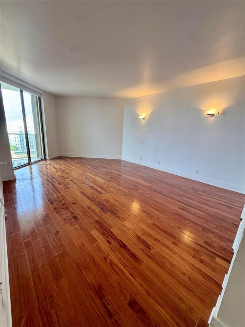 19500 Turnberry Way, Unit 15F, Aventura, FL 33180 Photo