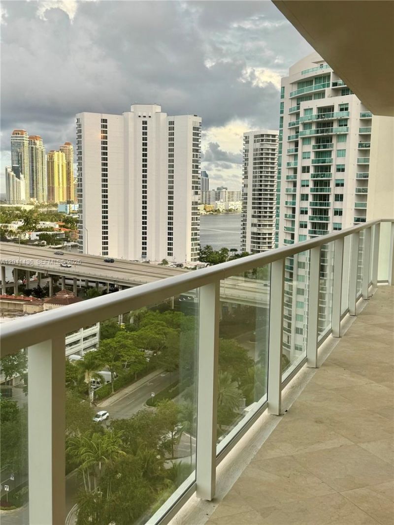 19500 Turnberry Way, Unit 15F, Aventura, FL 33180 Photo