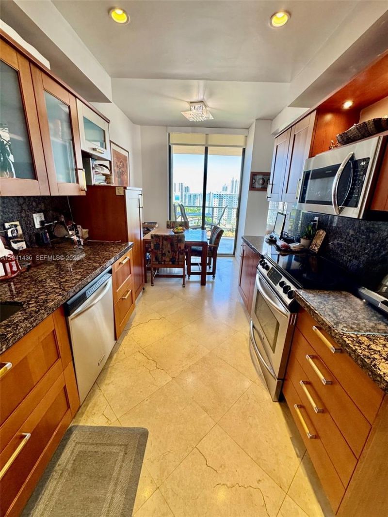 19500 Turnberry Way, Unit 15F, Aventura, FL 33180 Photo