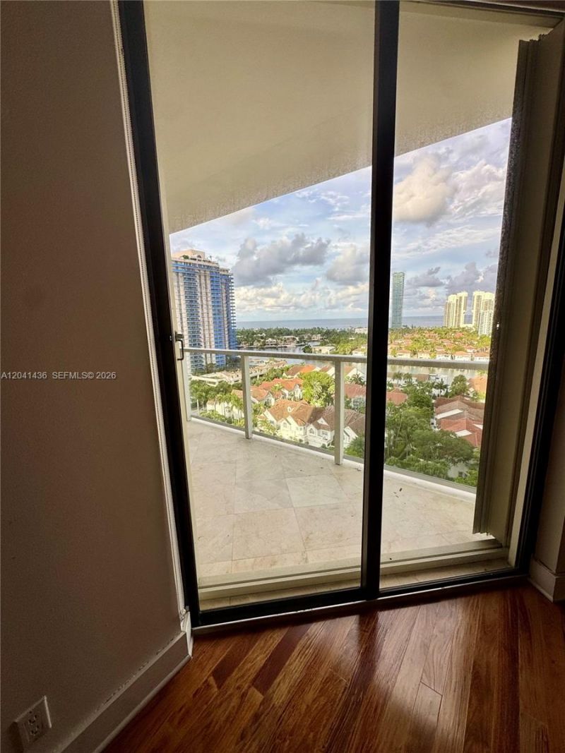 19500 Turnberry Way, Unit 15F, Aventura, FL 33180 Photo
