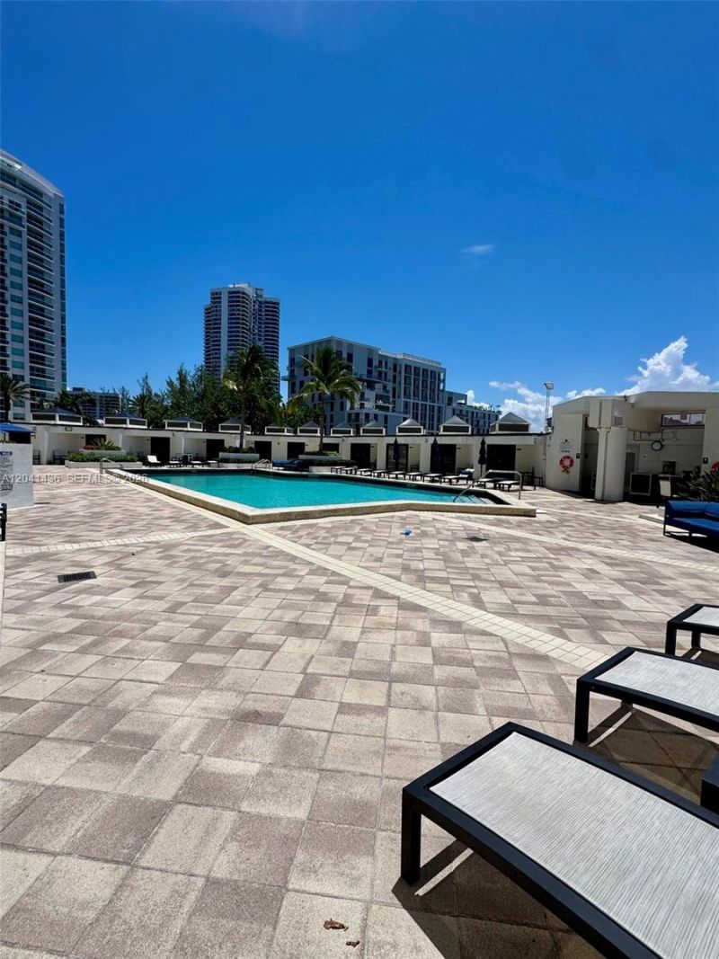 19500 Turnberry Way, Unit 15F, Aventura, FL 33180 Photo
