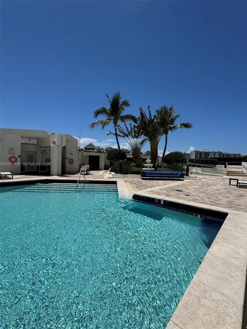 19500 Turnberry Way, Unit 15F, Aventura, FL 33180 Photo
