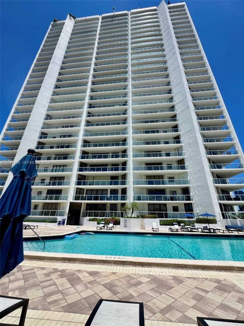 19500 Turnberry Way, Unit 15F, Aventura, FL 33180 Photo
