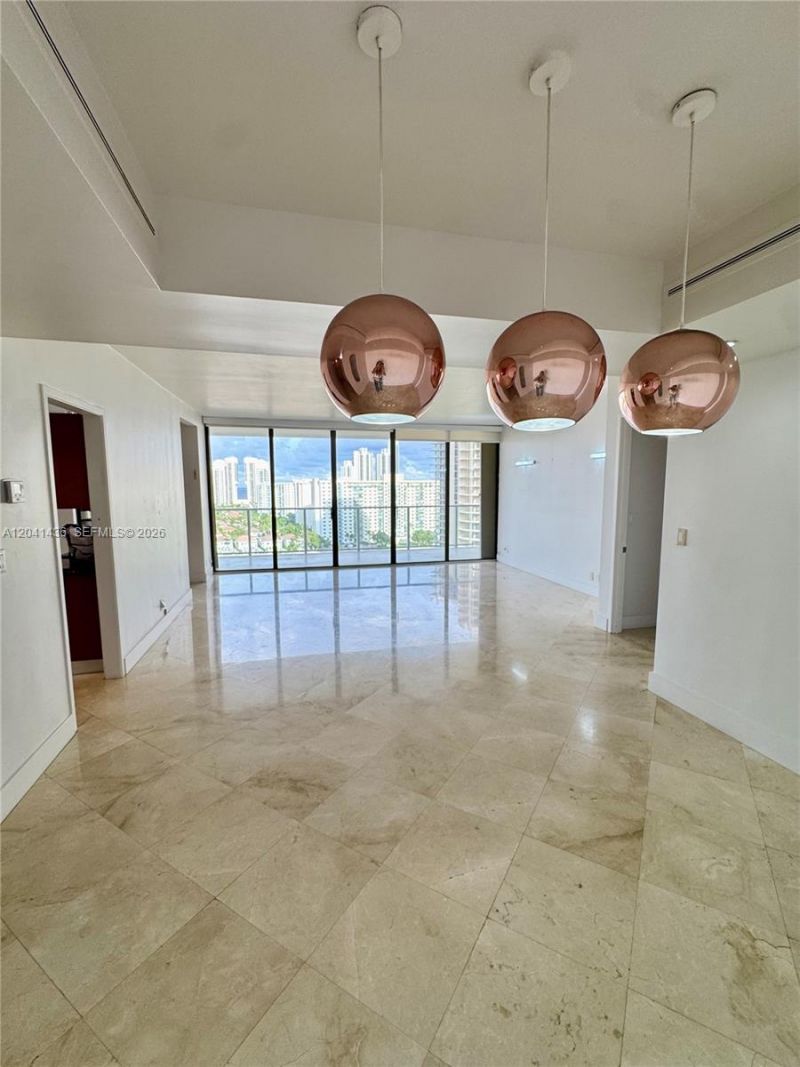 19500 Turnberry Way, Unit 15F, Aventura, FL 33180 Photo