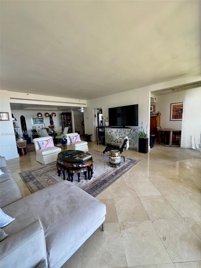 19500 Turnberry Way, Unit 15F, Aventura, FL 33180 Photo