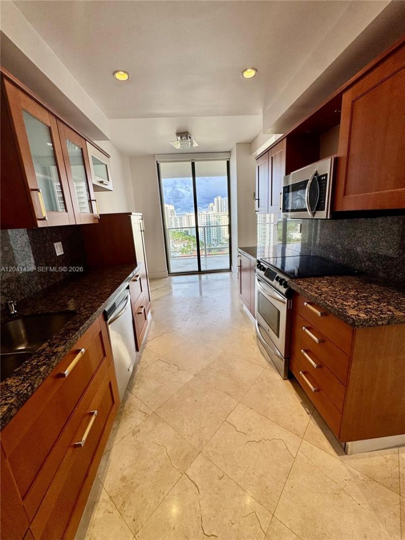 19500 Turnberry Way, Unit 15F, Aventura, FL 33180 Photo