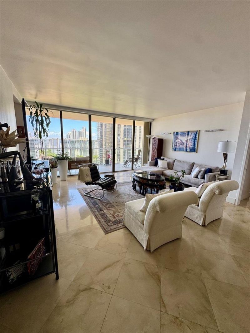 19500 Turnberry Way, Unit 15F, Aventura, FL 33180 Photo