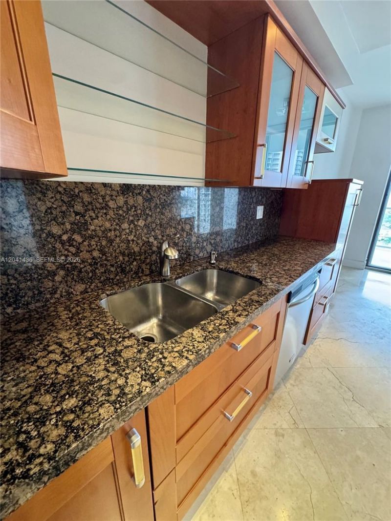 19500 Turnberry Way, Unit 15F, Aventura, FL 33180 Photo