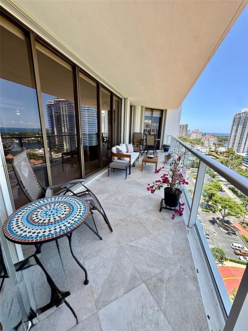 19500 Turnberry Way, Unit 15F, Aventura, FL 33180 Photo