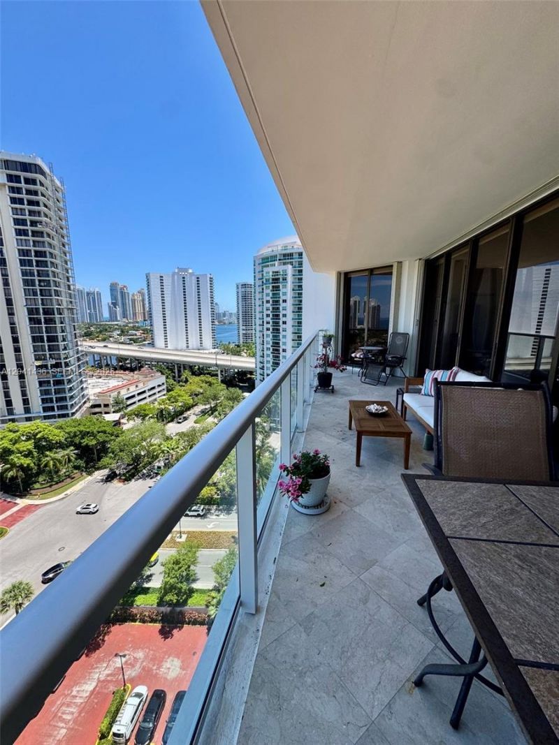 19500 Turnberry Way, Unit 15F, Aventura, FL 33180 Photo