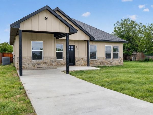 207 E South Street, Itasca, TX 76055