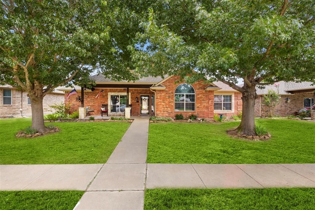 207 Red Wolf Lane, Red Oak, TX 75154 Main Photo