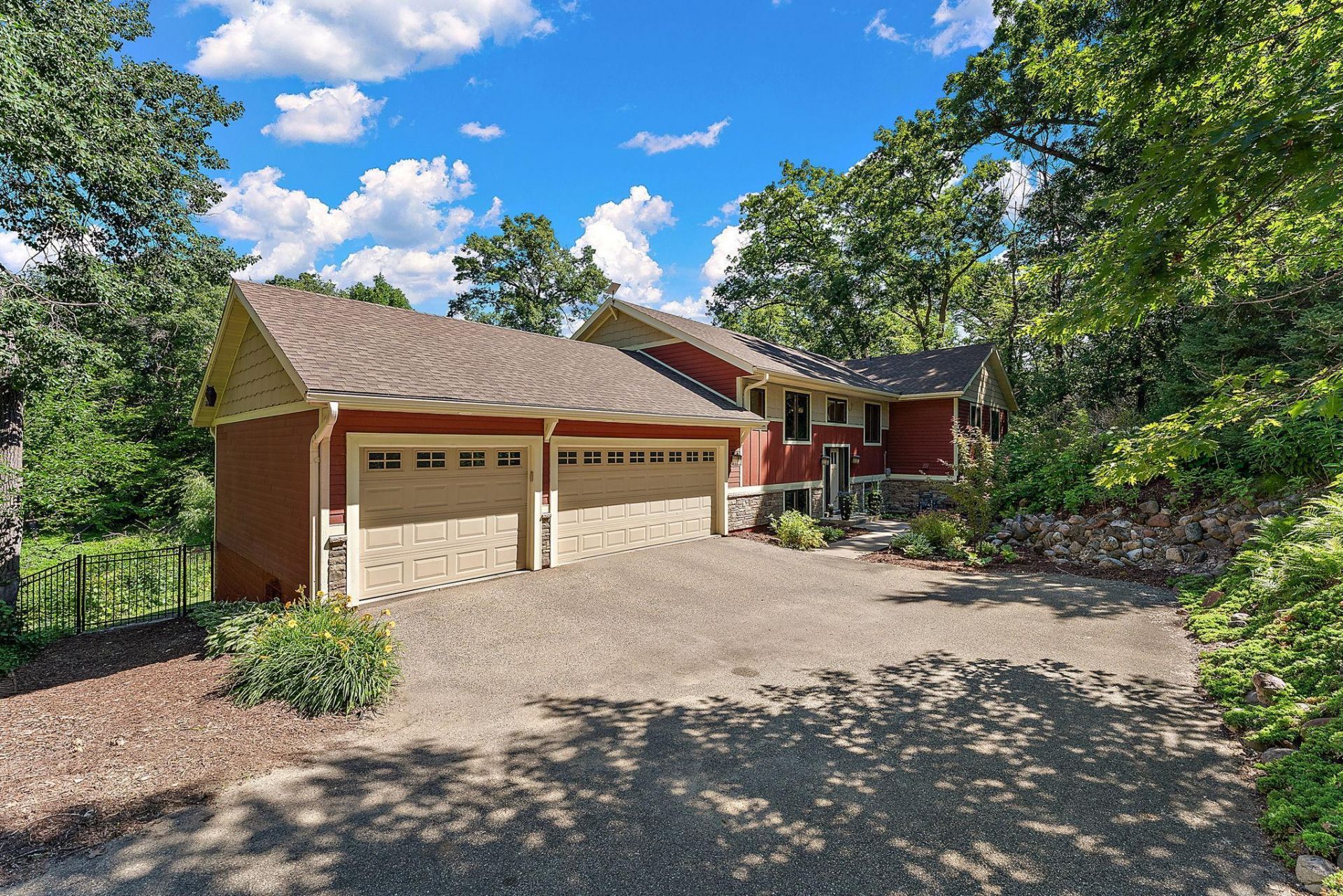 4815 120th Street W, Apple Valley, MN 55124