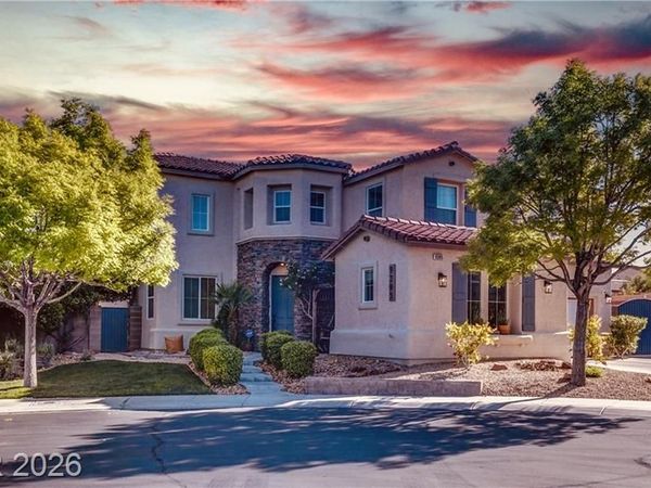 9395 Arrowhead Bluff Avenue, Las Vegas, NV 89149