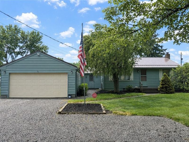 4715 New Road, Youngstown, OH 44515 Photo 1