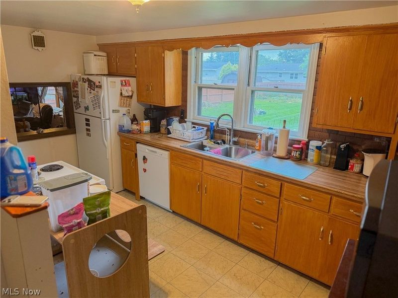 4715 New Road, Youngstown, OH 44515 Photo 12