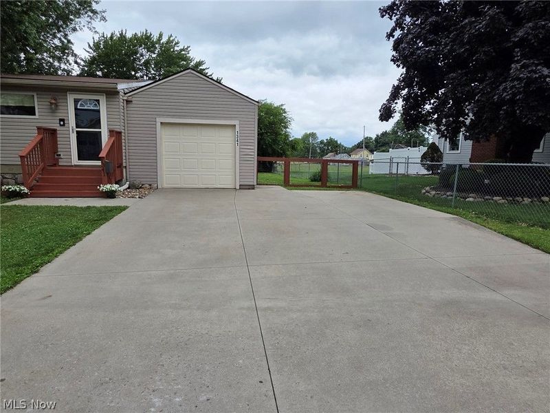 1341 Benton Street, Barberton, OH 44203 Photo 19