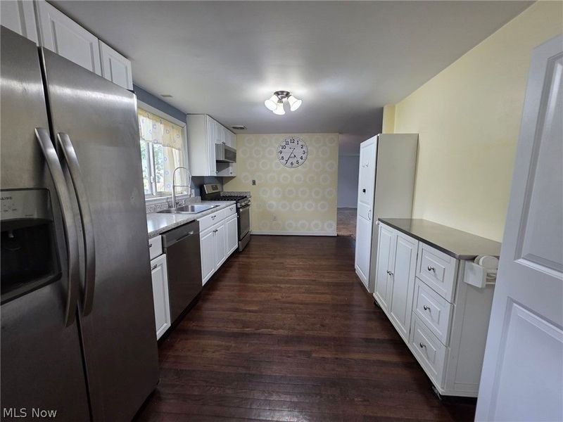 1341 Benton Street, Barberton, OH 44203 Photo 4
