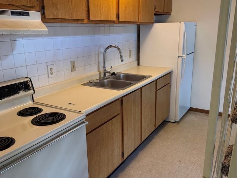 49 W 8th Street, Unit 5, Dresden, OH 43821 Photo 3