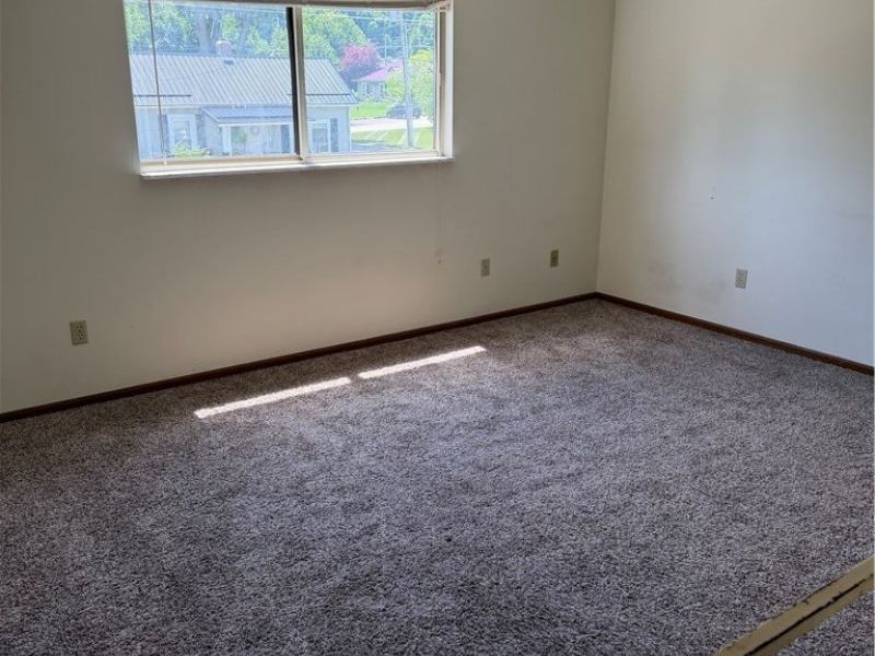 49 W 8th Street, Unit 5, Dresden, OH 43821 Photo 5
