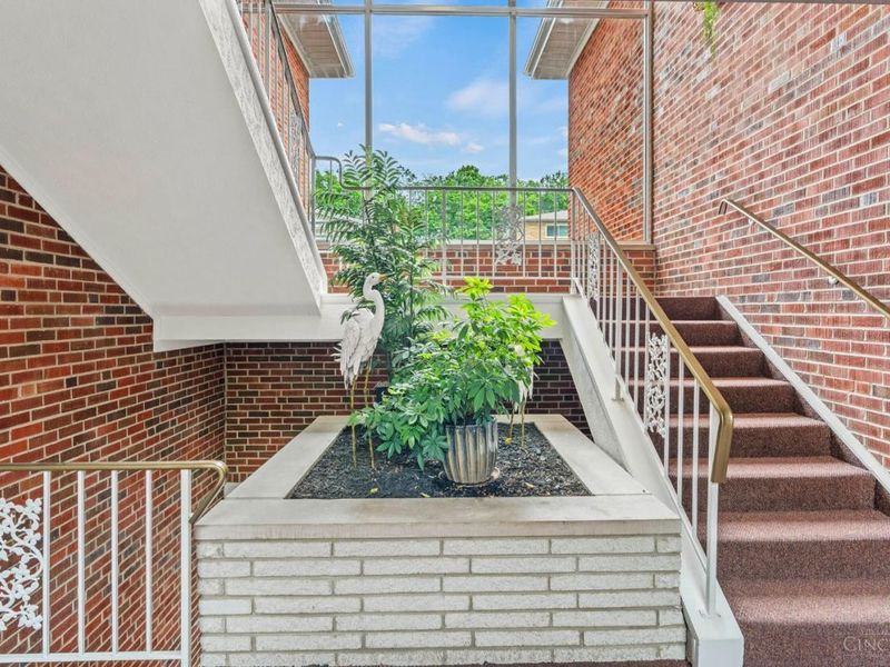 3566 Amberacres Drive, Unit 10, Cincinnati, OH 45237 Photo 8