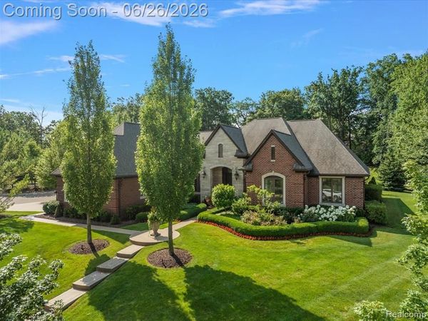 3071 Emeraude Court, Oakland Twp, MI 48306