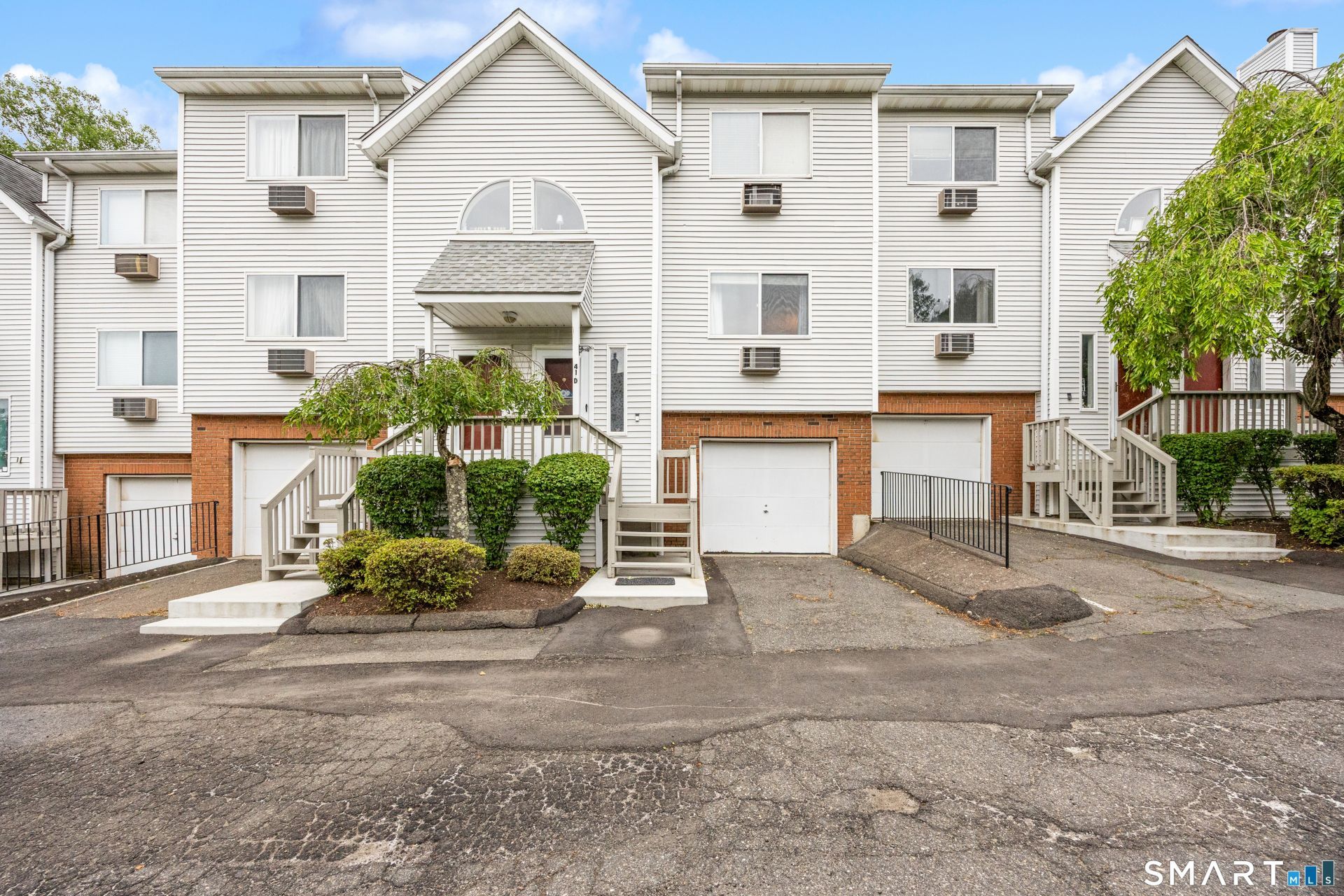 925 Oronoke, Unit 41D, Waterbury, CT 06708 Main Photo