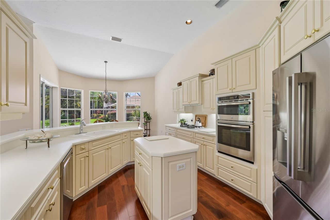 7058 Twin Hills Terrace, Lakewood Ranch, FL 34202 Photo