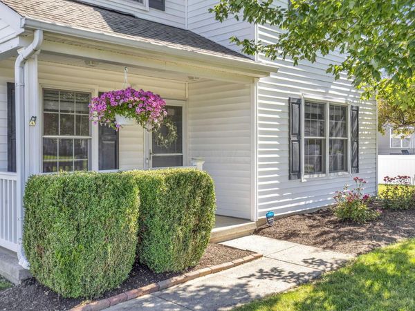 5514 Oakhurst Drive , Hebron, OH 43025
