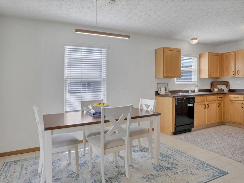 5514 Oakhurst Drive, Hebron, OH 43025 Photo 8