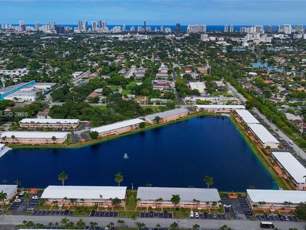 1050 SW 11th ST , Unit #20L, Hallandale Beach, FL 33009