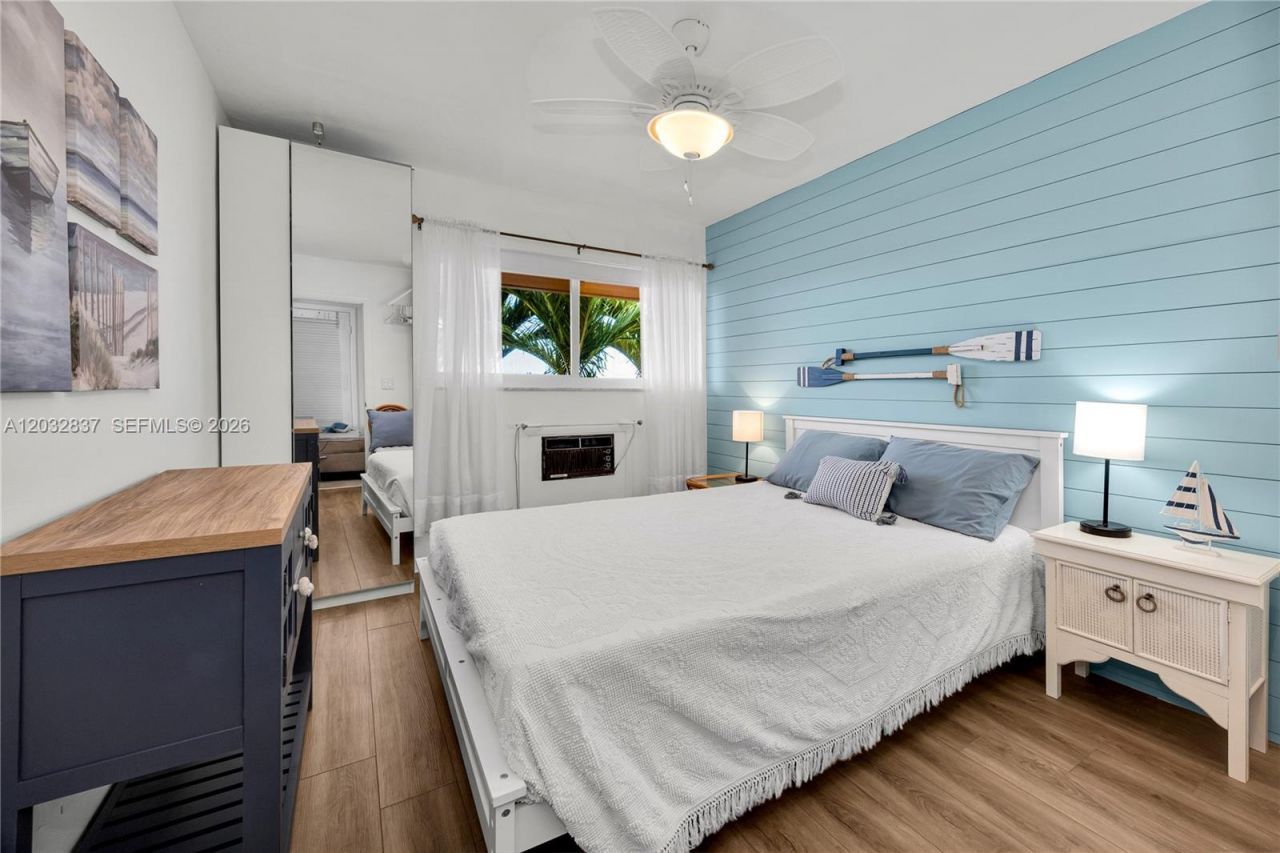 1050 SW 11th St , Unit #20L, Hallandale Beach, FL 33009 Photo