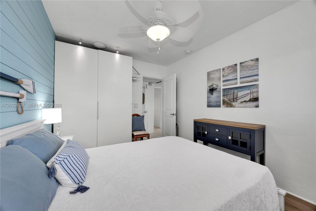 1050 SW 11th St , Unit #20L, Hallandale Beach, FL 33009 Photo