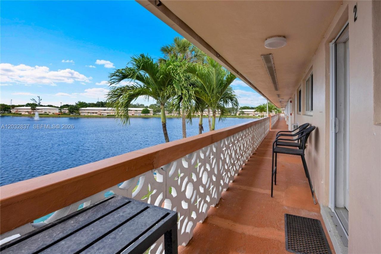 1050 SW 11th St , Unit #20L, Hallandale Beach, FL 33009 Photo
