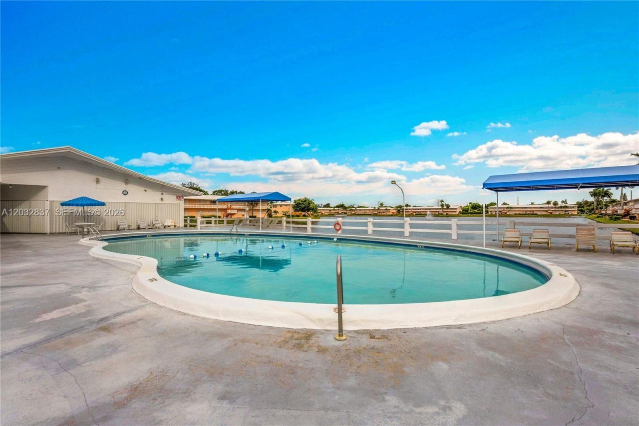 1050 SW 11th St , Unit #20L, Hallandale Beach, FL 33009 Photo
