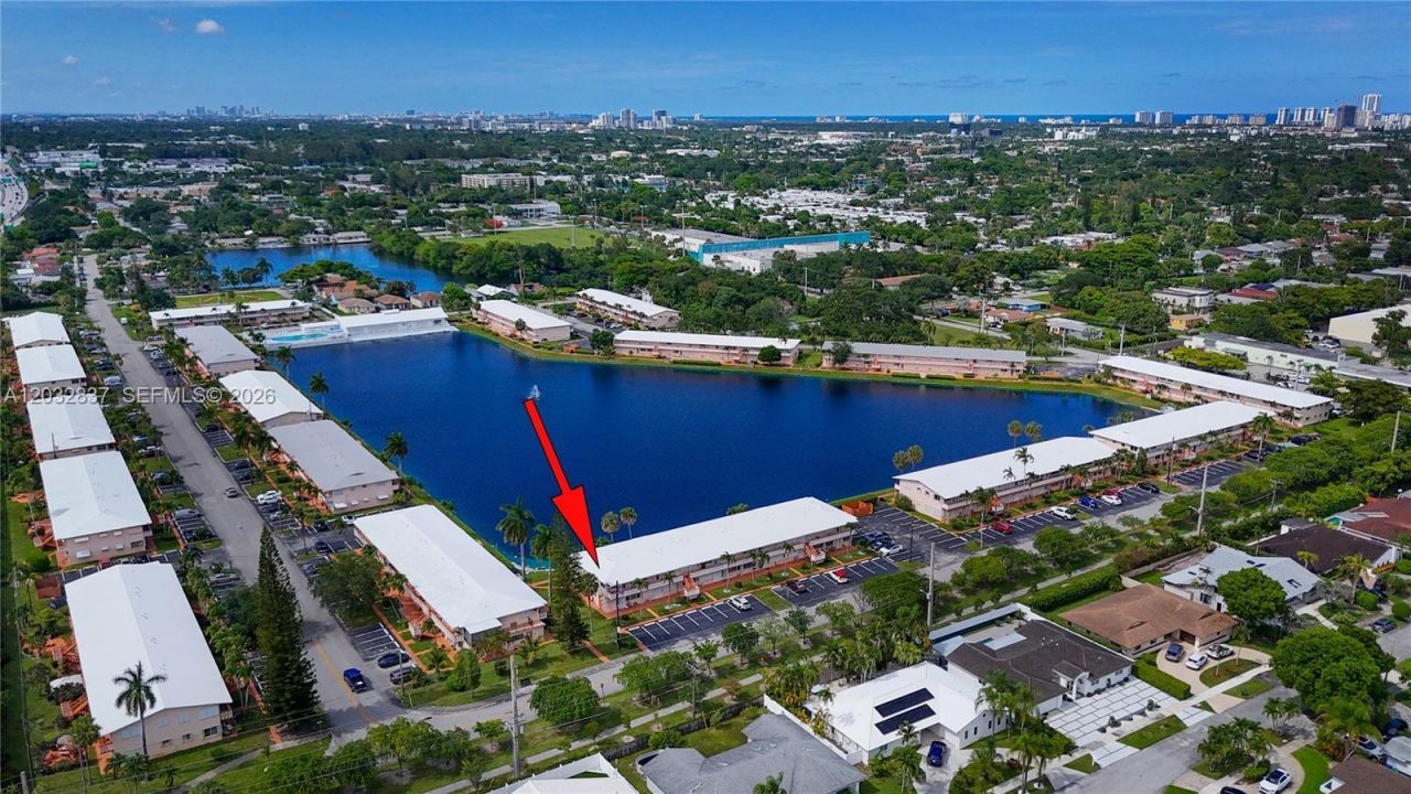 1050 SW 11th St , Unit #20L, Hallandale Beach, FL 33009 Photo