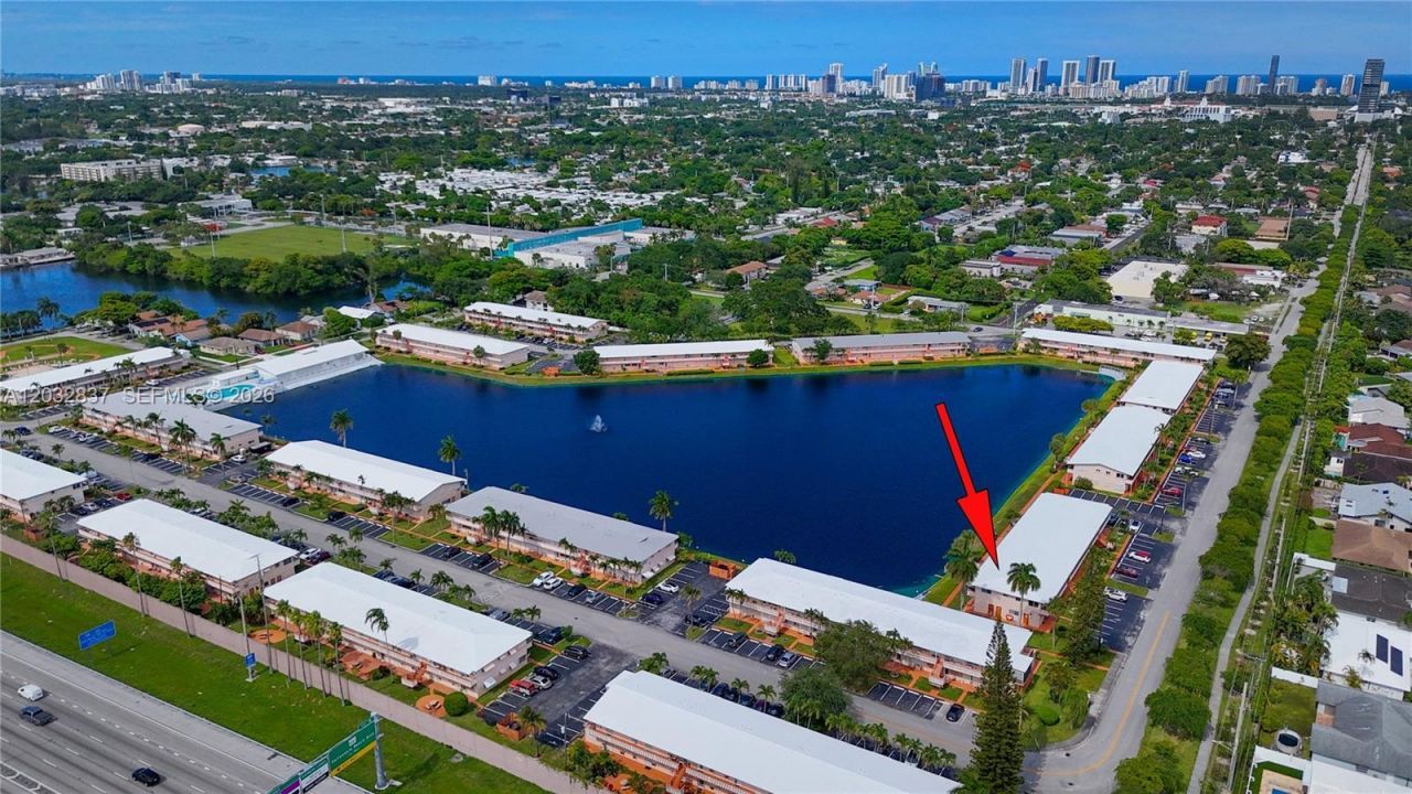 1050 SW 11th St , Unit #20L, Hallandale Beach, FL 33009 Photo