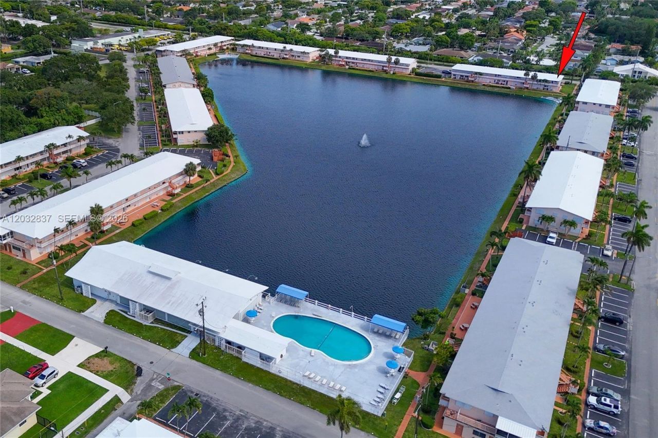 1050 SW 11th St , Unit #20L, Hallandale Beach, FL 33009 Photo