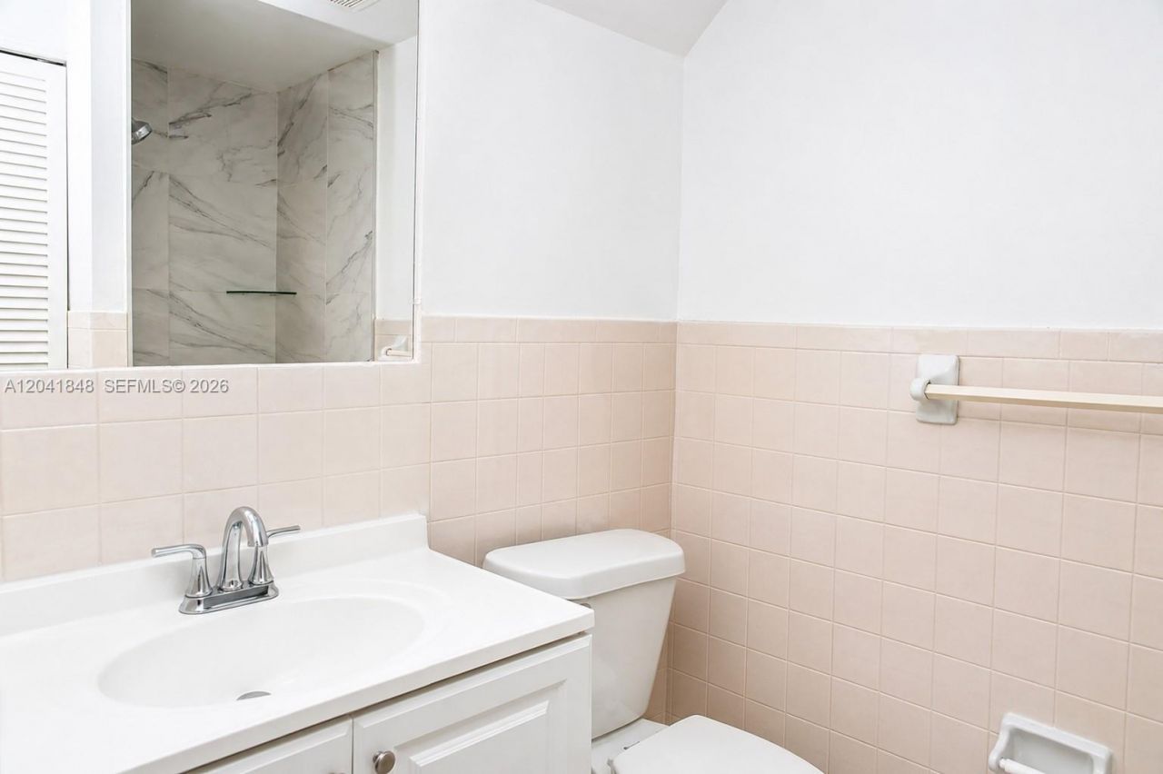 411 SE 10th St, Unit 1, Hallandale Beach, FL 33009 Photo