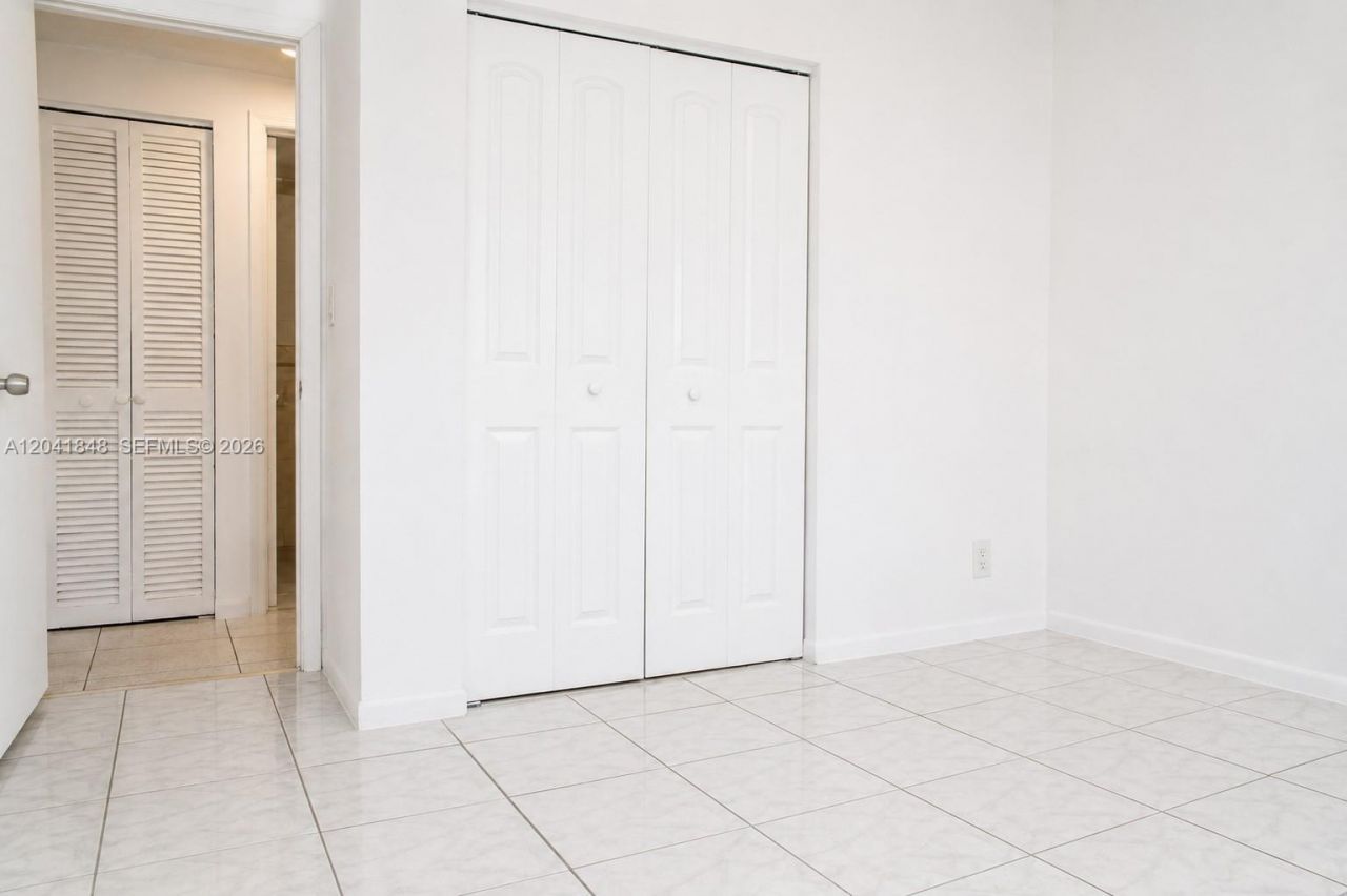 411 SE 10th St, Unit 1, Hallandale Beach, FL 33009 Photo