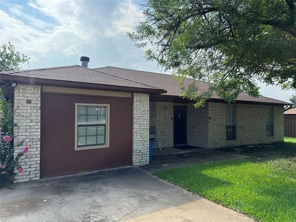 416 Butterfly Lane , Red Oak, TX 75154