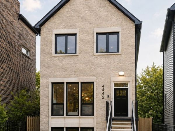 4442 N Greenview Avenue, Chicago, IL 60640