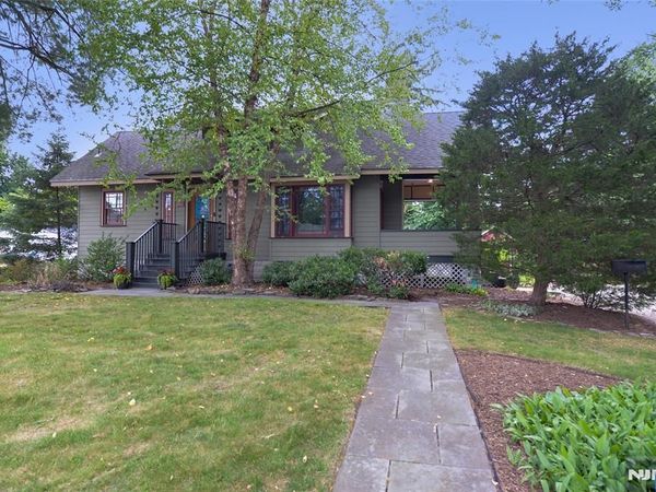 429 Sterling Place, RIDGEWOOD, NJ 07450