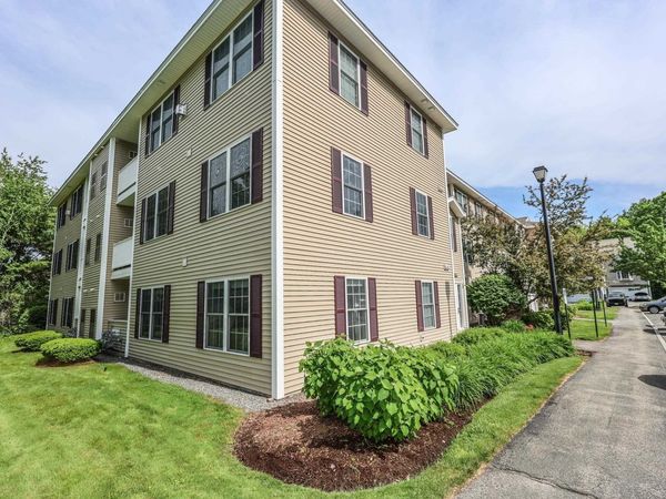 6 Crestview Circle, Unit 137, Londonderry, NH 03053