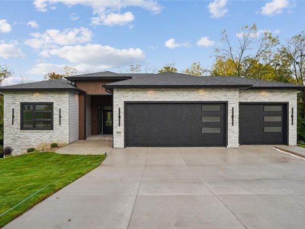 3931 Windfall Drive NW, Cedar Rapids, IA 52405