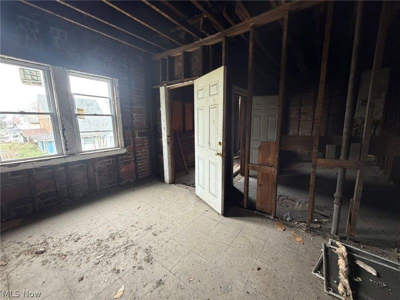 12103 Kinsman Road, Cleveland, OH 44120 Photo 27