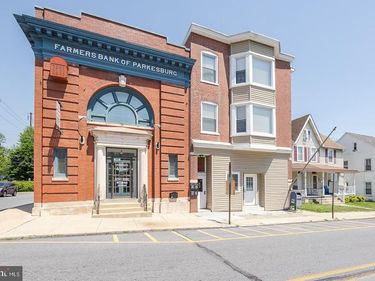 441 W 1ST AVENUE, PARKESBURG, PA 19365