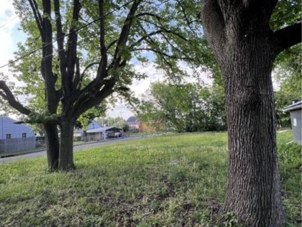 12 IONA AVENUE, PENNS GROVE, NJ 08069
